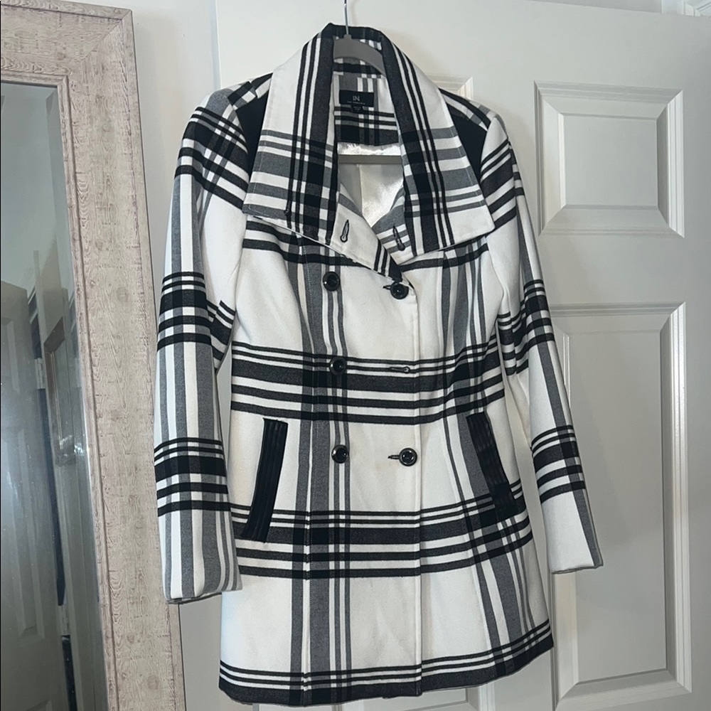 I.N. San Francisco Black and White Trench Coat with Bold Plaid Design